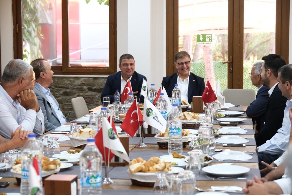 Başkan Tugay, Oda Başkanlarıyla Yemekte Buluştu