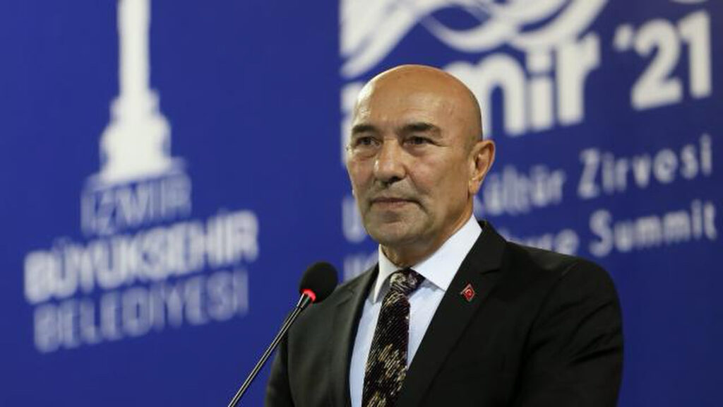 İzmir Büyükşehir Belediyesine yönelik yolsuzluk soruşturmasında eski İzmir Büyükşehir Belediye Başkanı Tunç Soyer tutuklandı