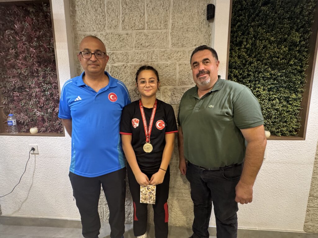 Tire Belediyespor Güreş Takımına Moral Yemeği