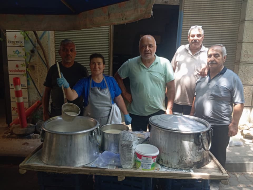 Derekahveliler Derneği’nden Geleneksel Aşure Hayrı