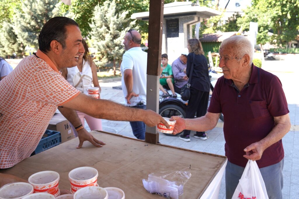 Tire Belediyesi’nden Muharrem Ayı’nda Aşure İkramı