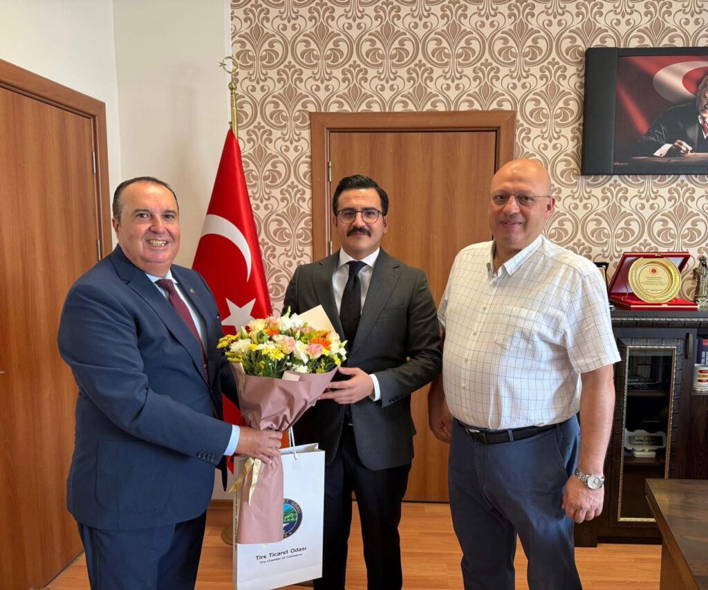 Tire Ticaret Odası Yönetim Kurulu Başkanı Mehmet Delikanlı ve Meclis Başkanı Agah Yalgın, göreve yeni başlayan Tire Cumhuriyet Başsavcısı Burak Mola’yı makamında ziyaret etti.