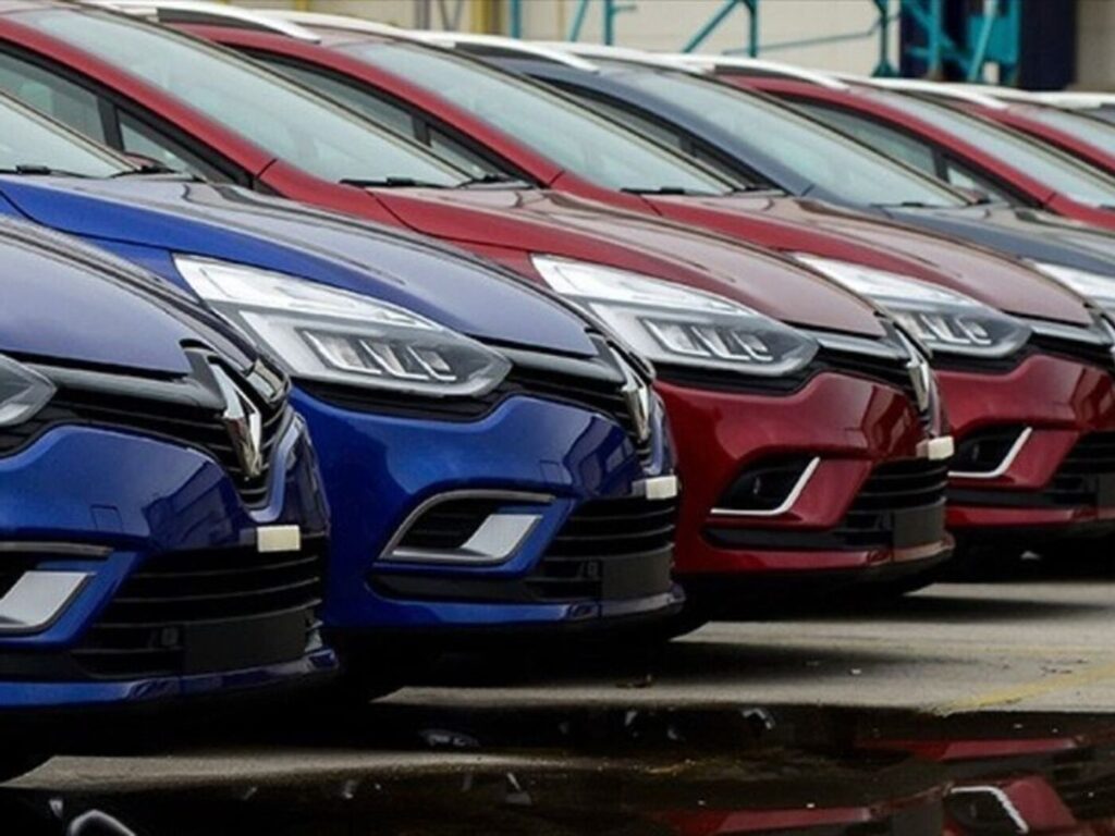 Ticaret Bakanlığı, ÖTV değişikliği sonrası bazı bayilerin araç alıcılarından ek ödeme talep ettiğine dair şikayetler üzerine harekete geçti.