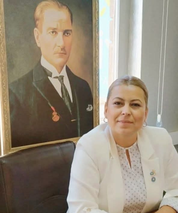 İyi Parti İlçe Başkanı Ela Ekici’nin basın açıklaması