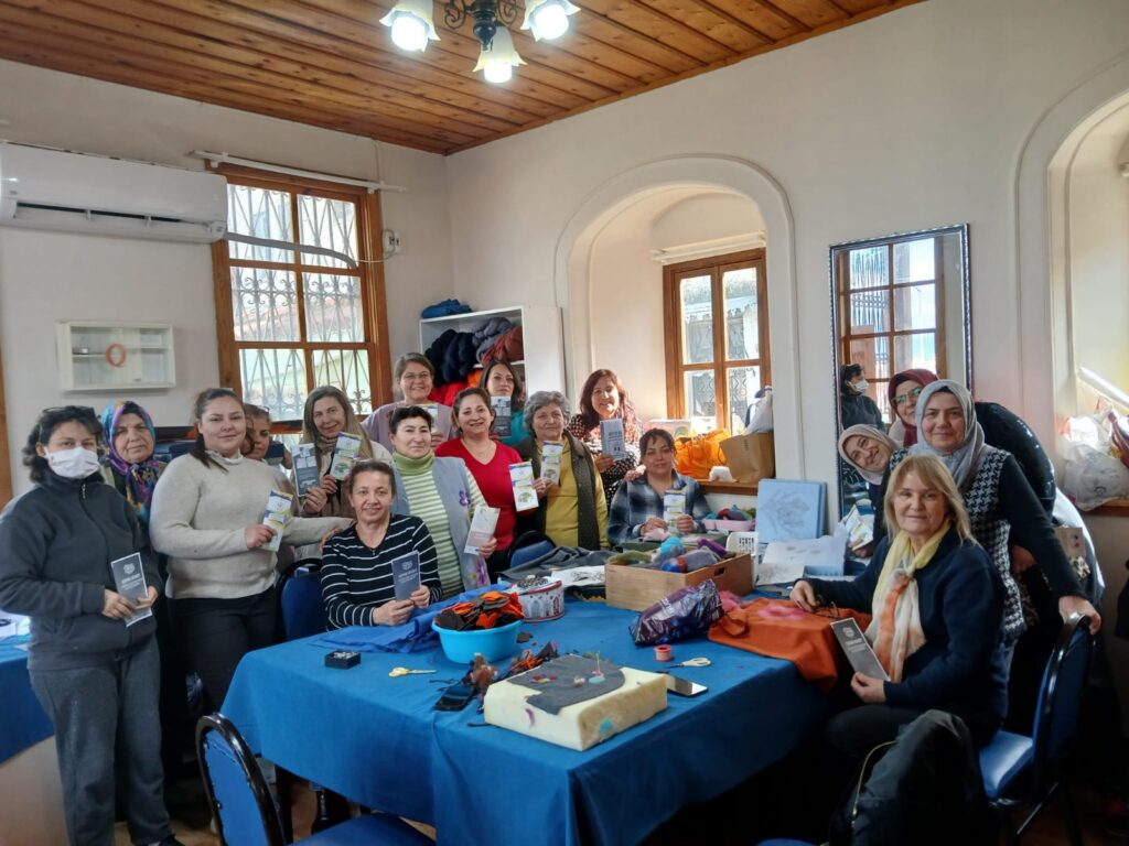 Tire’de kadınlar hem üretiyor hem bilinçleniyor