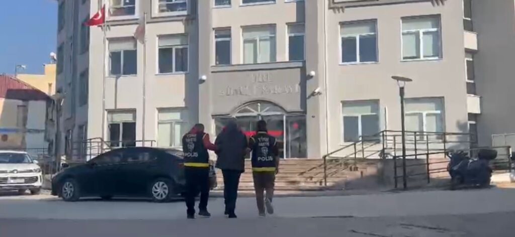 POLİS 15 YILDIR ARANAN ŞAHSI YAKALADI