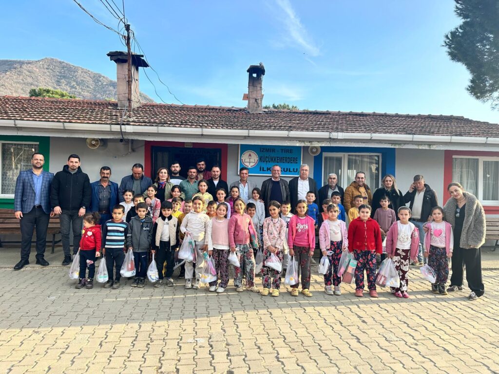 CHP Tire İlçe Başkanlığı’ndan Küçük Kemerdere’de Anlamlı Ziyaret