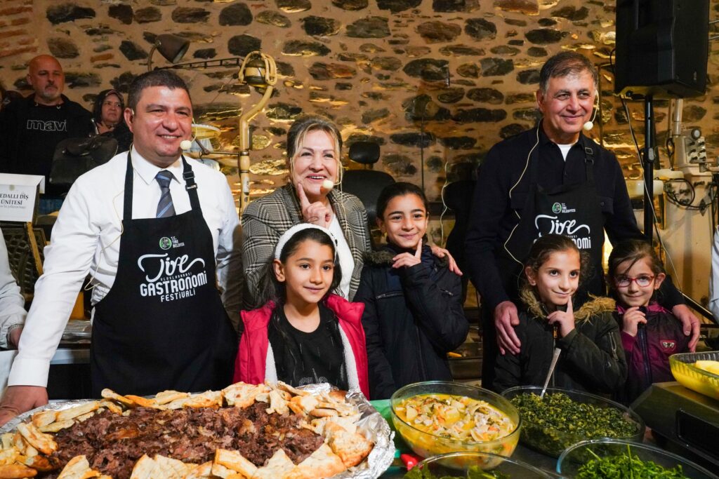 Tire’de rengarenk lezzet şöleni başladı