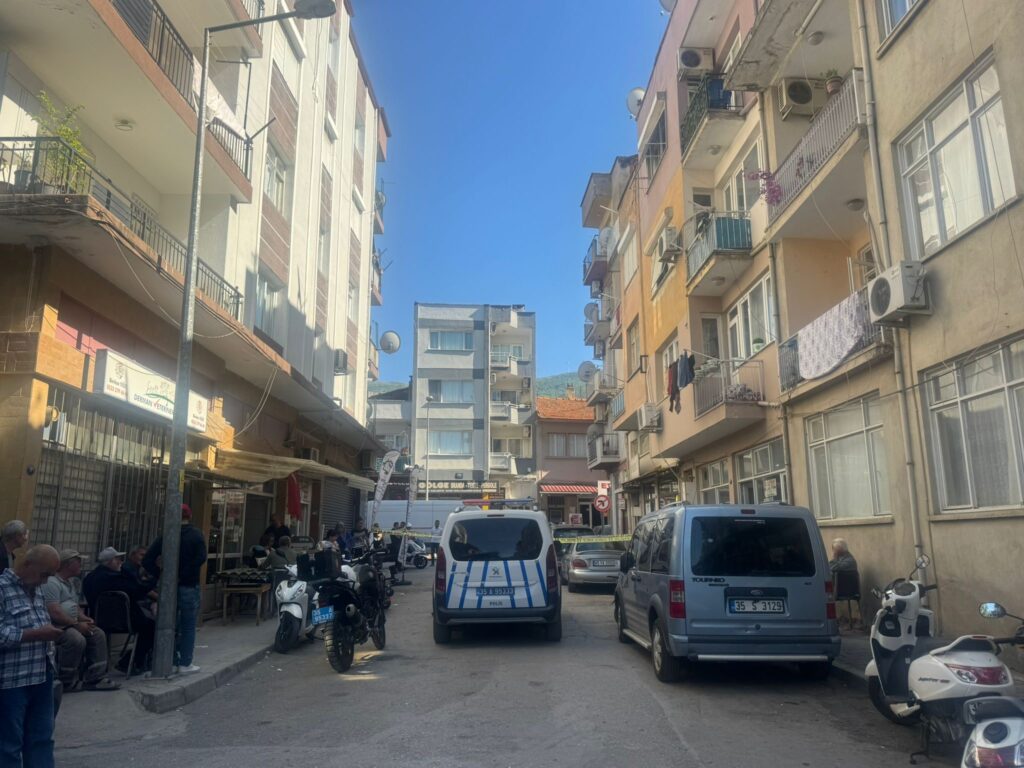 Tire’de Korkutan Olay: 15 Yaşındaki Genç 4. Kattan Düştü