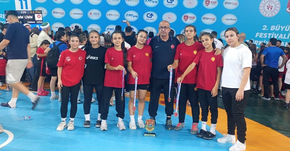 TİRE’NİN ALTIN KIZLARI ANKARA’DA DESTAN YAZDI!