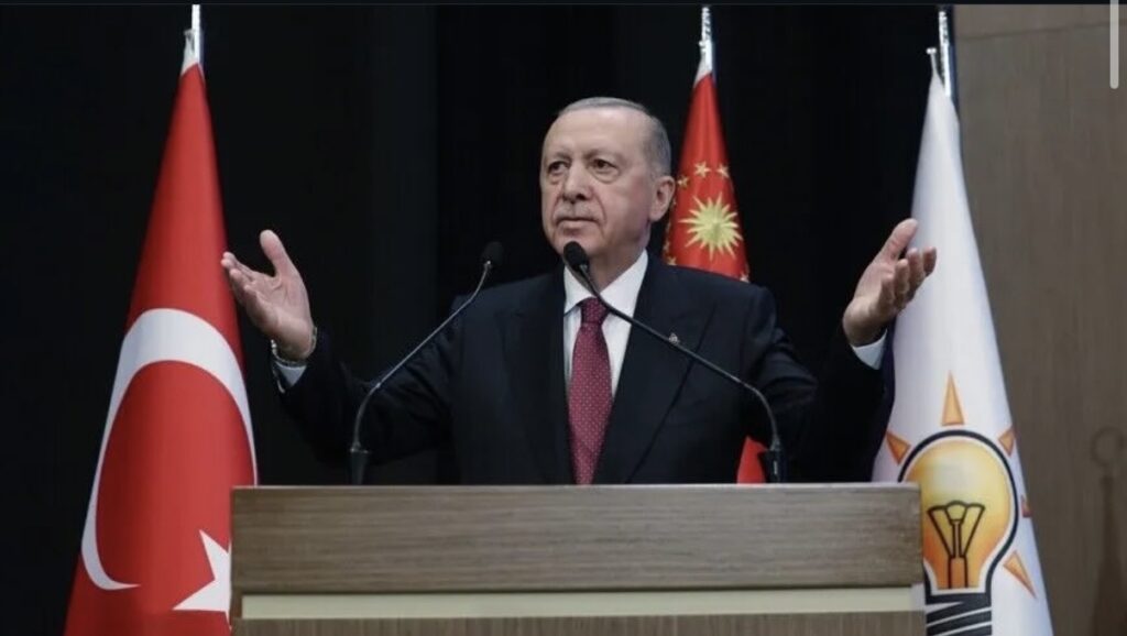 ERDOĞAN’DAN DİKKAT ÇEKEN MESAJLAR: “KİMİLERİ YOLUNU ŞAŞIRDI, KİMİLERİ NEFSİNİN ESİRİ OLDU”